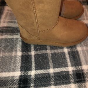 Ugg’s Classic II Boots- Chestnut Brown